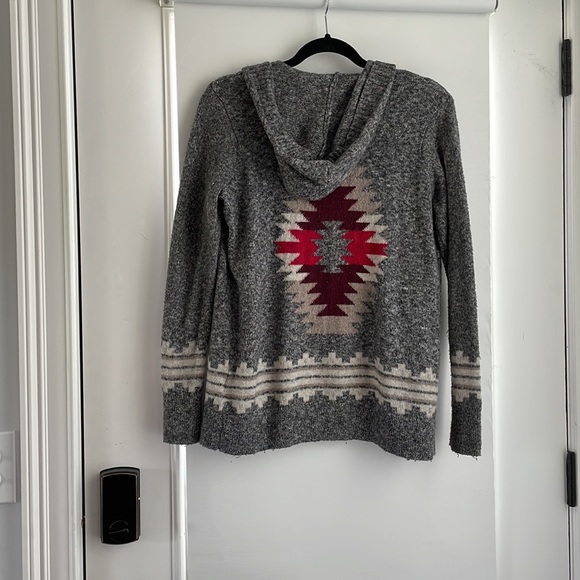 Hollister Sweater size medium. Tub5 - Picture 4 of 6